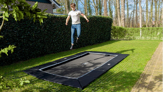 Een inground of groundlevel trampoline?