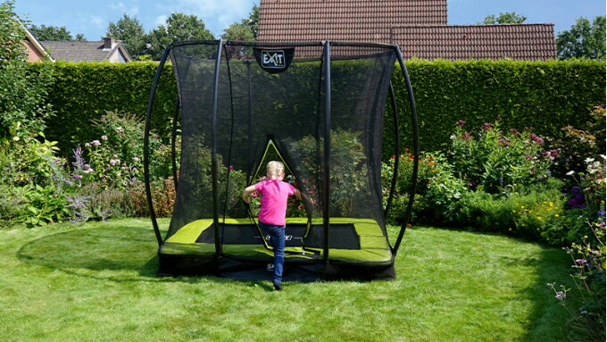 Een inground of groundlevel trampoline?